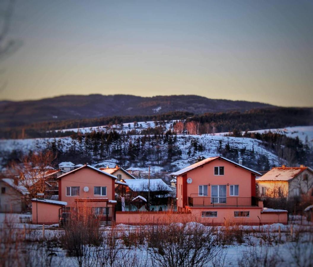 Къщи За Гости Ореха Samokov Exterior photo