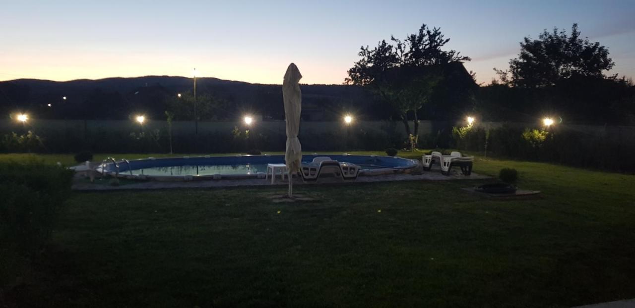 Къщи За Гости Ореха Samokov Exterior photo