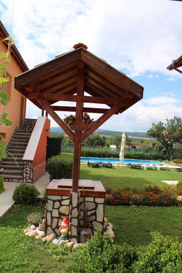 Къщи За Гости Ореха Samokov Exterior photo