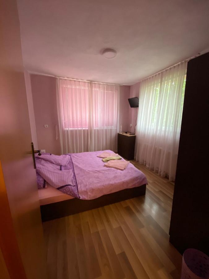 Къщи За Гости Ореха Samokov Exterior photo