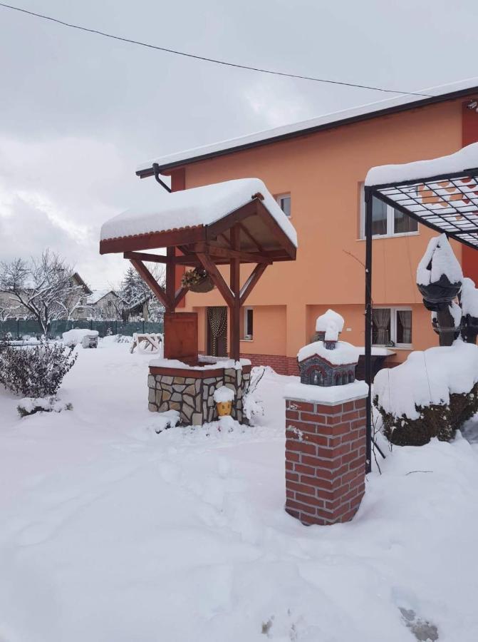 Къщи За Гости Ореха Samokov Exterior photo