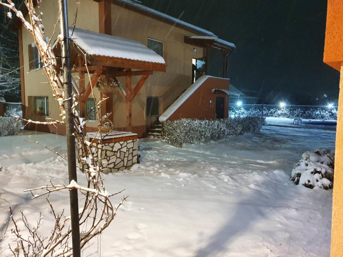 Къщи За Гости Ореха Samokov Exterior photo