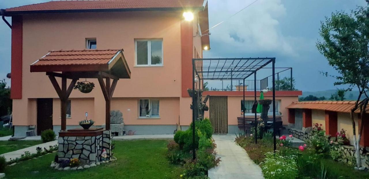Къщи За Гости Ореха Samokov Exterior photo