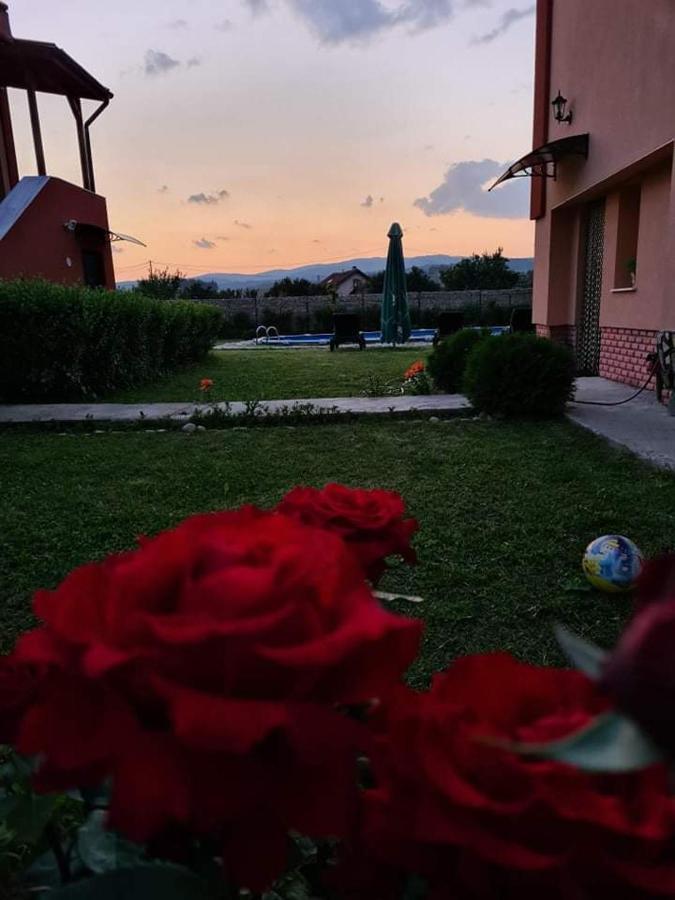 Къщи За Гости Ореха Samokov Exterior photo
